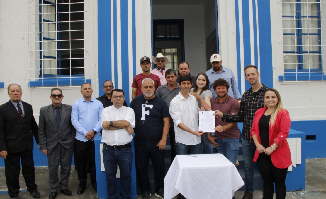 Cerro Azul celebra marco histórico: Assinatura do Contrato da construção de Unidade de Pronto Atendimento.